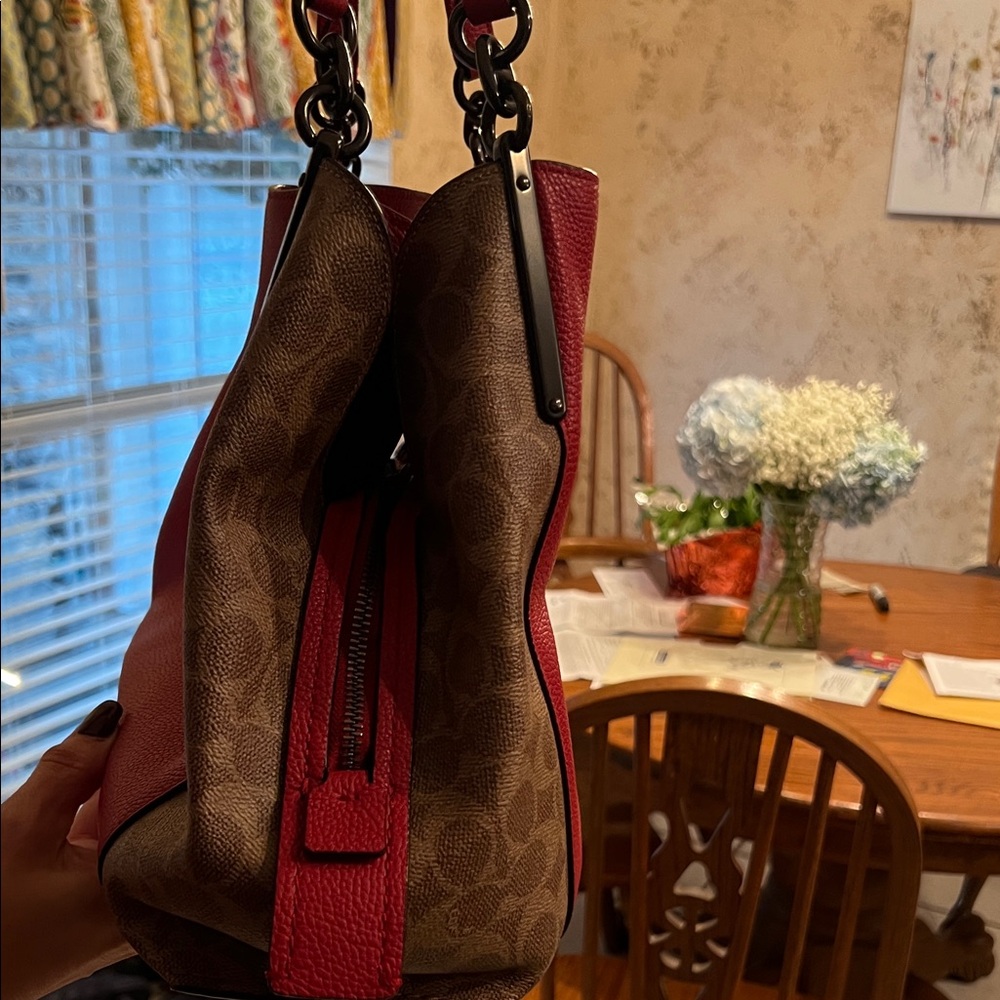 Coach Vibrant Red Leather Shoulder Bag - Picture 2 of 6